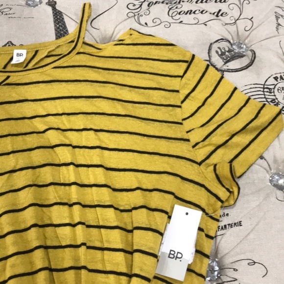 BP. Splice Neck Tie Hem Tee - Picture 5 of 6